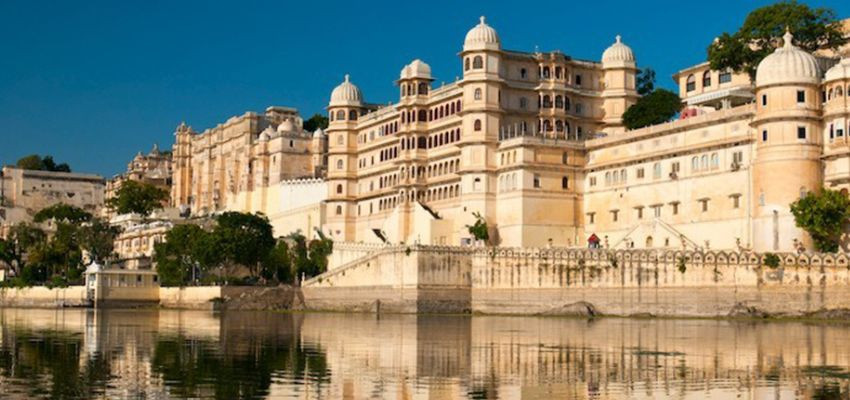 Ahmedabad to Udaipur Distance Road Trip: Time, Travel Tips & Taxi Service